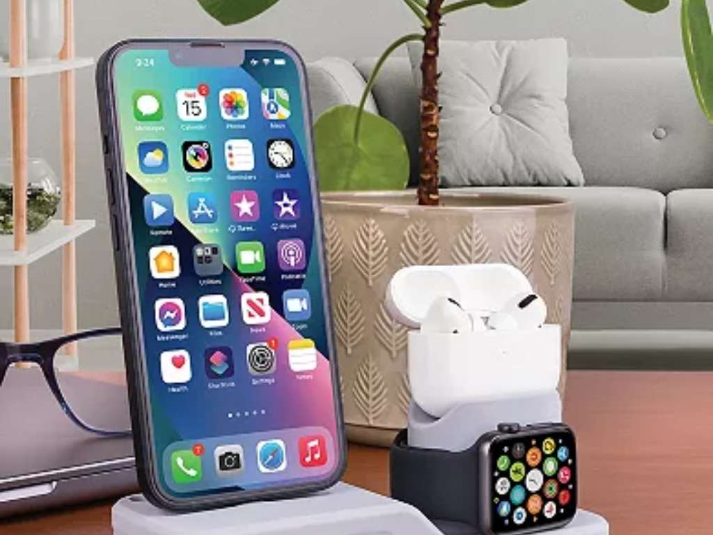 charging station for phone and apple watch