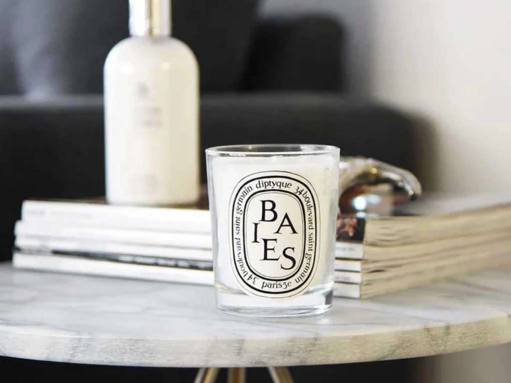 luxury scented candle for warm cozy atmosphere