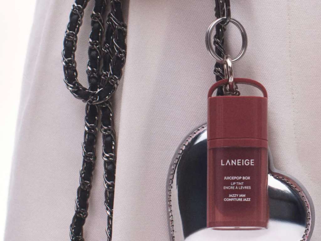 hydrating lip mask for soft lips